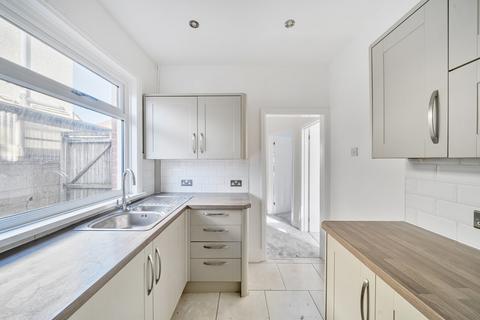 6 Cherry Walk, Southampton, SO15 5GD