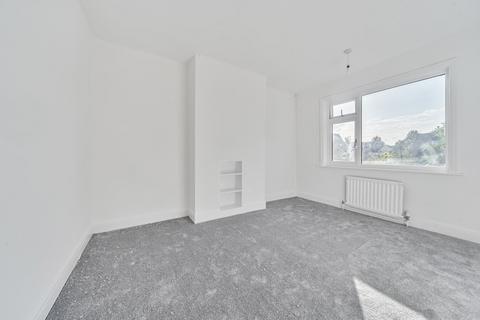6 Cherry Walk, Southampton, SO15 5GD