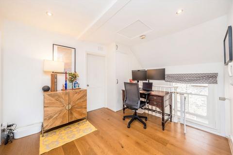 2 bedroom flat for sale, Werter Road, London SW15