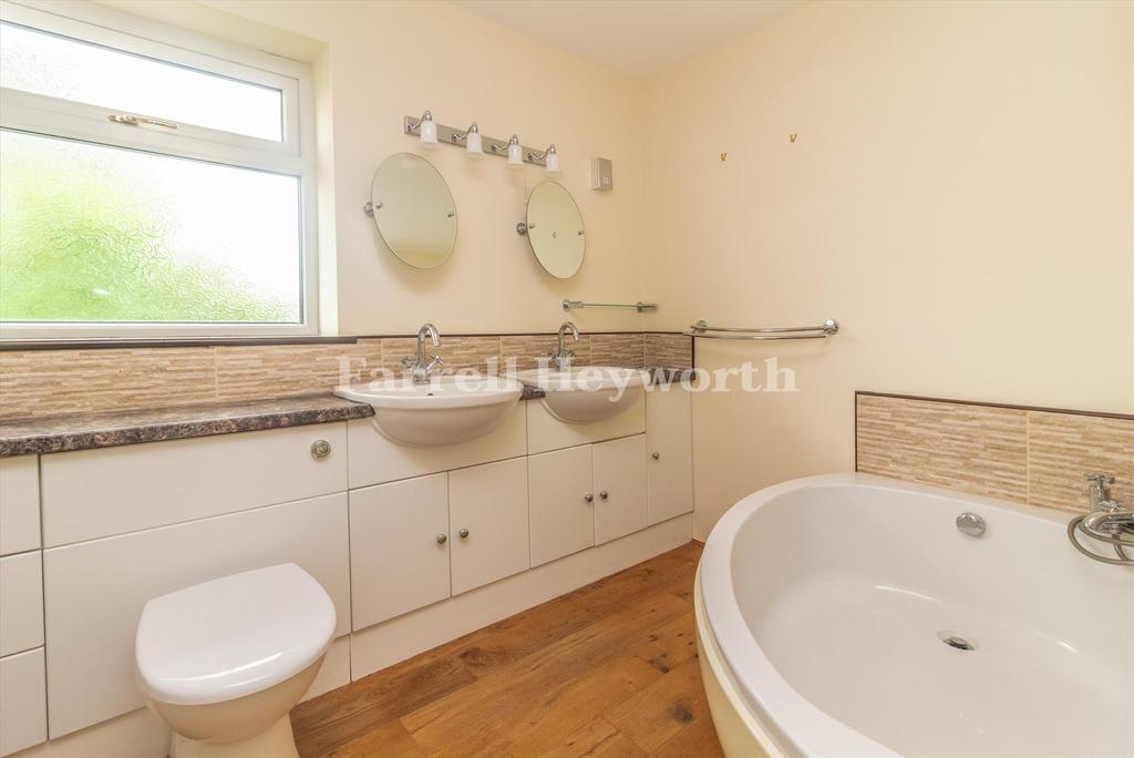 Master En Suite imag