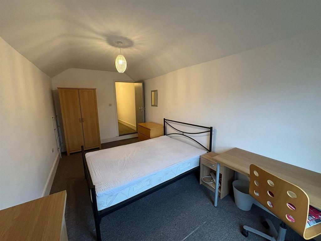 Room4 new 3.jpg