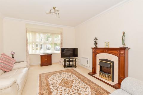 23 Bowes Close, Horsham, RH13 5SZ