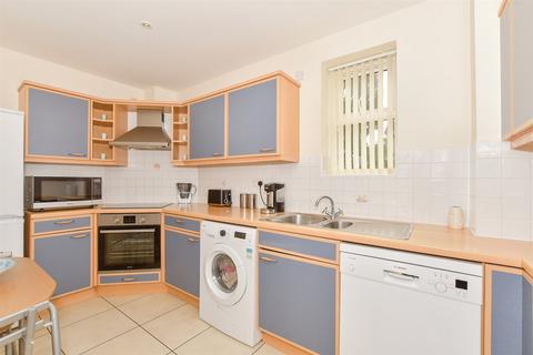 23 Bowes Close, Horsham, RH13 5SZ