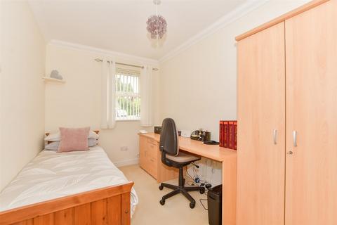 23 Bowes Close, Horsham, RH13 5SZ