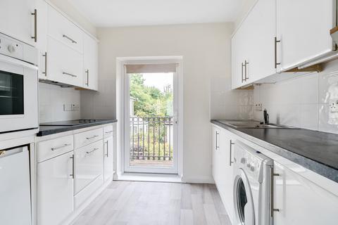 2 bedroom retirement property for sale, Fullands Court, Kingsway