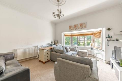 3 bedroom flat for sale, Frithwood Avenue, Northwood, HA6