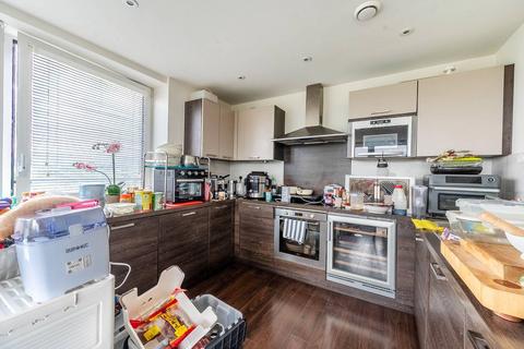 3 bedroom flat for sale, Green Lane, Elstree, Edgware, HA8