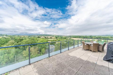 3 bedroom flat for sale, Green Lane, Elstree, Edgware, HA8