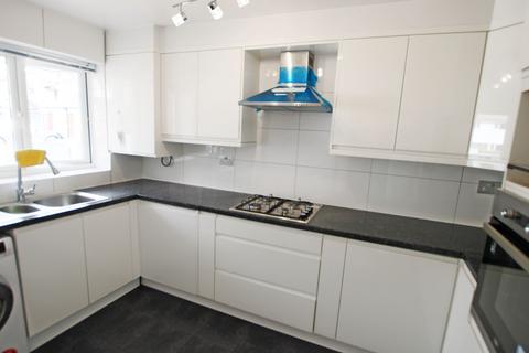 3 bedroom end of terrace house to rent, Duckworth Grove, Padgate, WA2