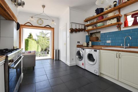 3 bedroom end of terrace house for sale, Athelstan Road, Hastings