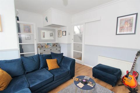 32 Quarr Road, Carshalton, SM5 1ER