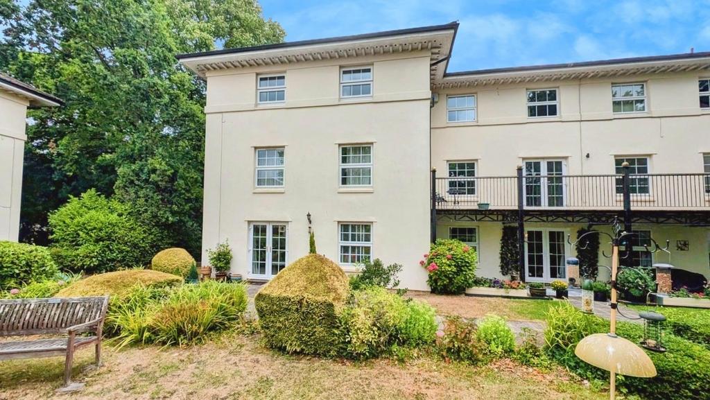 Flat 7 Rockwood House front shot d.jpg