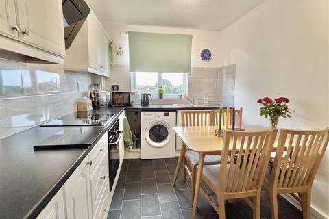 2 bedroom flat for sale, Poole Road, Poole BH16