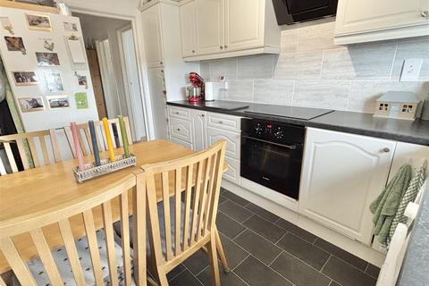 2 bedroom flat for sale, Poole Road, Poole BH16