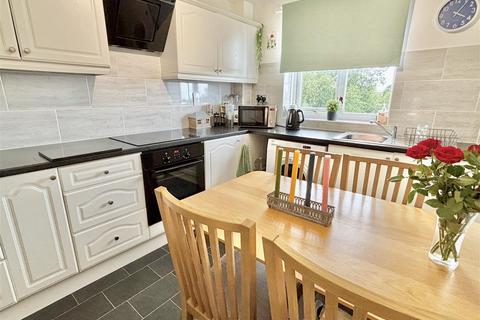 2 bedroom flat for sale, Poole Road, Poole BH16