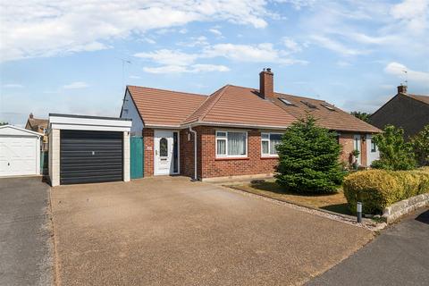 5 Avon Mead, Chippenham, SN15 3PP