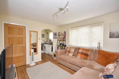 1 bedroom flat for sale, Naunton Way, Hornchurch, RM12