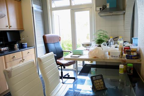 3 bedroom terraced house for sale, Pemdevon Road, Croydon CR0