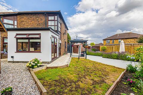 3 bedroom detached house for sale, The Vale, Basildon, SS16