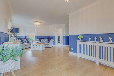3 bedroom detached house for sale, The Vale, Basildon, SS16