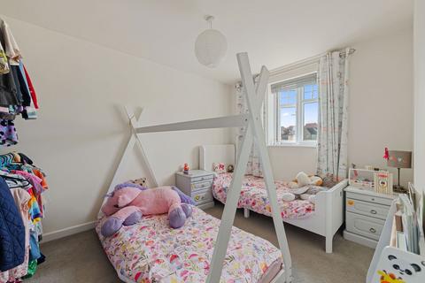 9 Arundel Drive, Grantham, NG31 8WN
