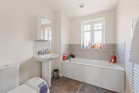9 Arundel Drive, Grantham, NG31 8WN