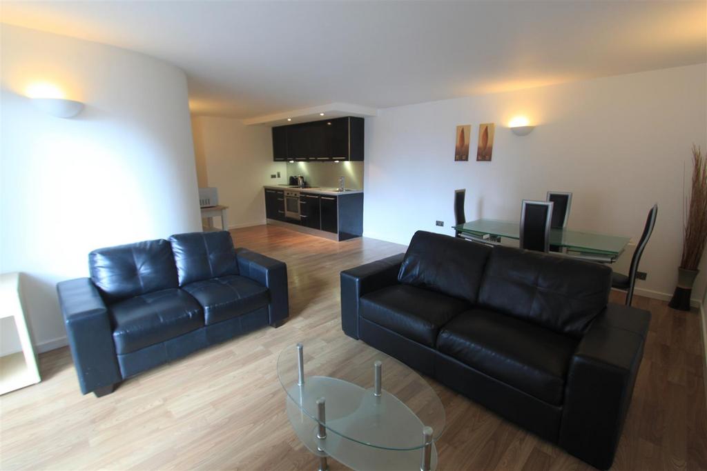 Livingroom1.JPG