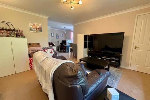 2 Annettes Croft, Church Crookham, Fleet, GU52 0XN