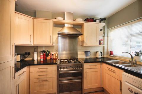 3 bedroom terraced house to rent, Radical Ride, Wokingham RG40