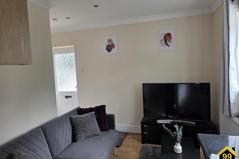 30a Crossway, Pinner, HA5 3TP