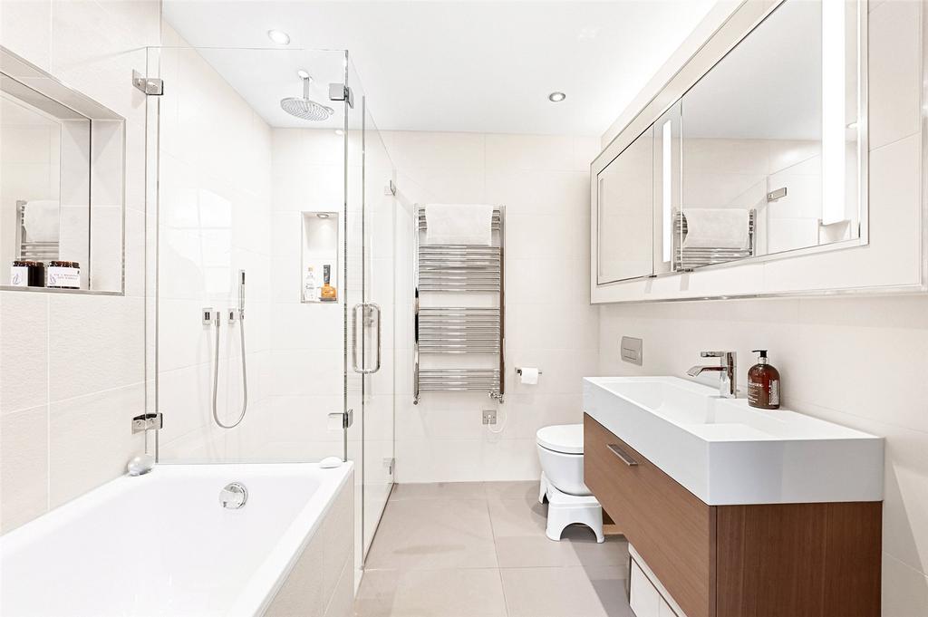 En Suite Bathroom