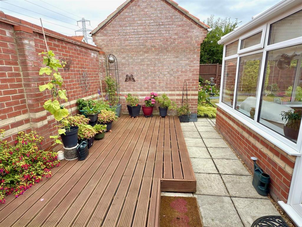 SIDE GARDEN.jpg