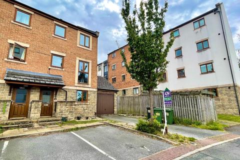 4 bedroom end of terrace house for sale, Greenlea Court, Huddersfield