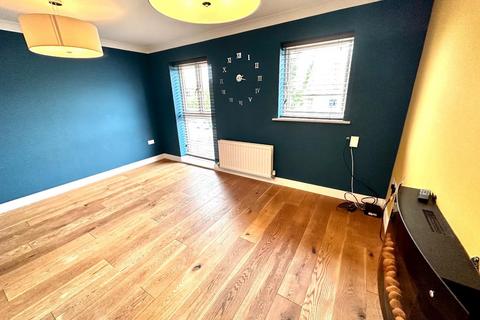 4 bedroom end of terrace house for sale, Greenlea Court, Huddersfield