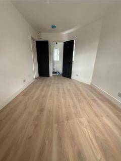 1 bedroom in a house share to rent, Gospatrick road, Tottenham, London