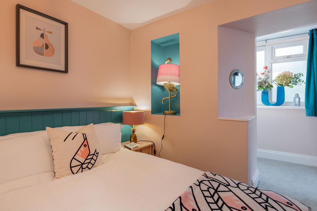 Bedroom 1 1 Elm Cottage, Kingswear