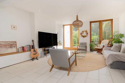 2 bedroom flat for sale, Blomfield Villas, London W2