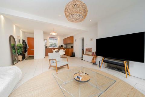 2 bedroom flat for sale, Blomfield Villas, London W2