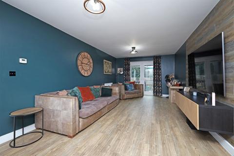 12 Blue Cedar Drive, Boston, PE21 9BF