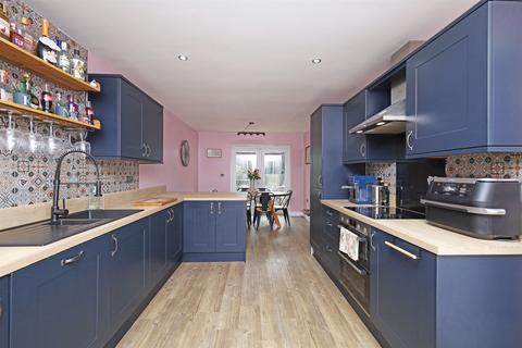 12 Blue Cedar Drive, Boston, PE21 9BF