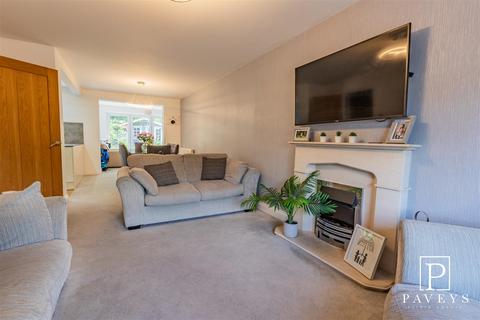 12 Dunthorpe Road, Clacton-on-sea, CO16 8YN