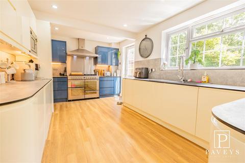 12 Dunthorpe Road, Clacton-on-sea, CO16 8YN
