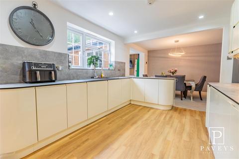 12 Dunthorpe Road, Clacton-on-sea, CO16 8YN