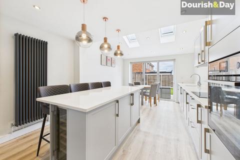 2 Chelford Close, Penkridge, Stafford, ST19 5EJ