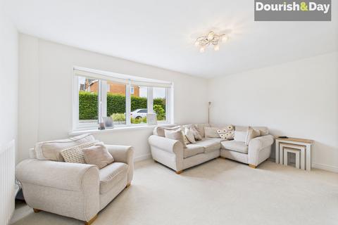 2 Chelford Close, Penkridge, Stafford, ST19 5EJ