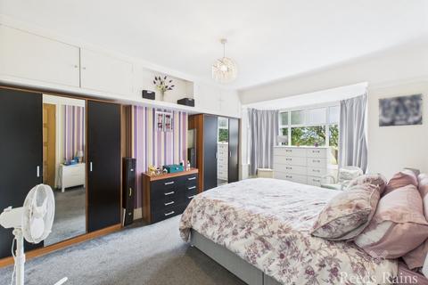 3 bedroom detached house for sale, St. Thomas Road, East Yorkshire YO16