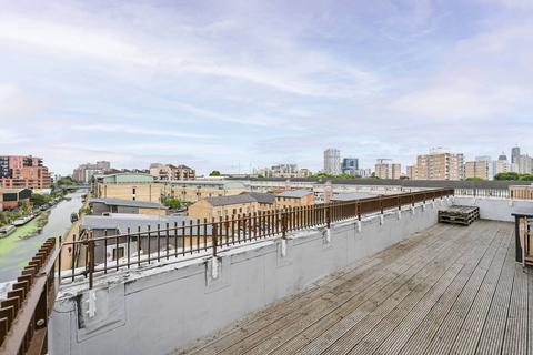 2 bedroom flat for sale, Guthridge Close, E14, Tower Hamlets, London, E14