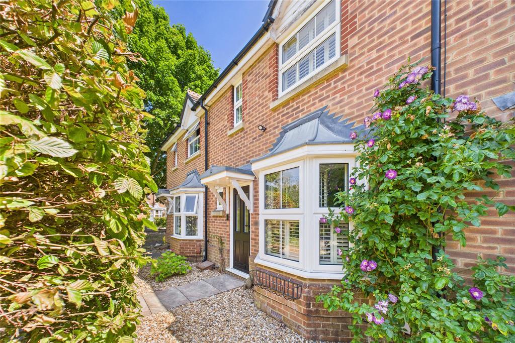 Hale End Bracknell Berkshire RG12 2 Bed Terraced House For Sale hale-end-bracknell-berkshire-rg12-2-bed-terraced-house-for-sale