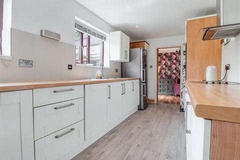 4 bedroom detached bungalow for sale, Church Road, Swainsthorpe NR14