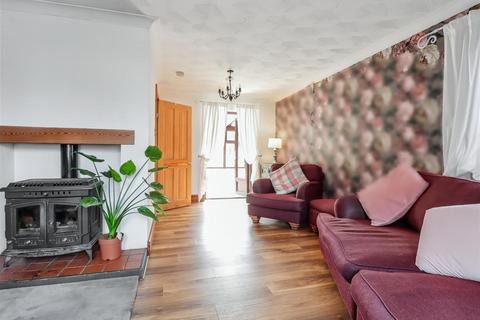 4 bedroom detached bungalow for sale, Church Road, Swainsthorpe NR14